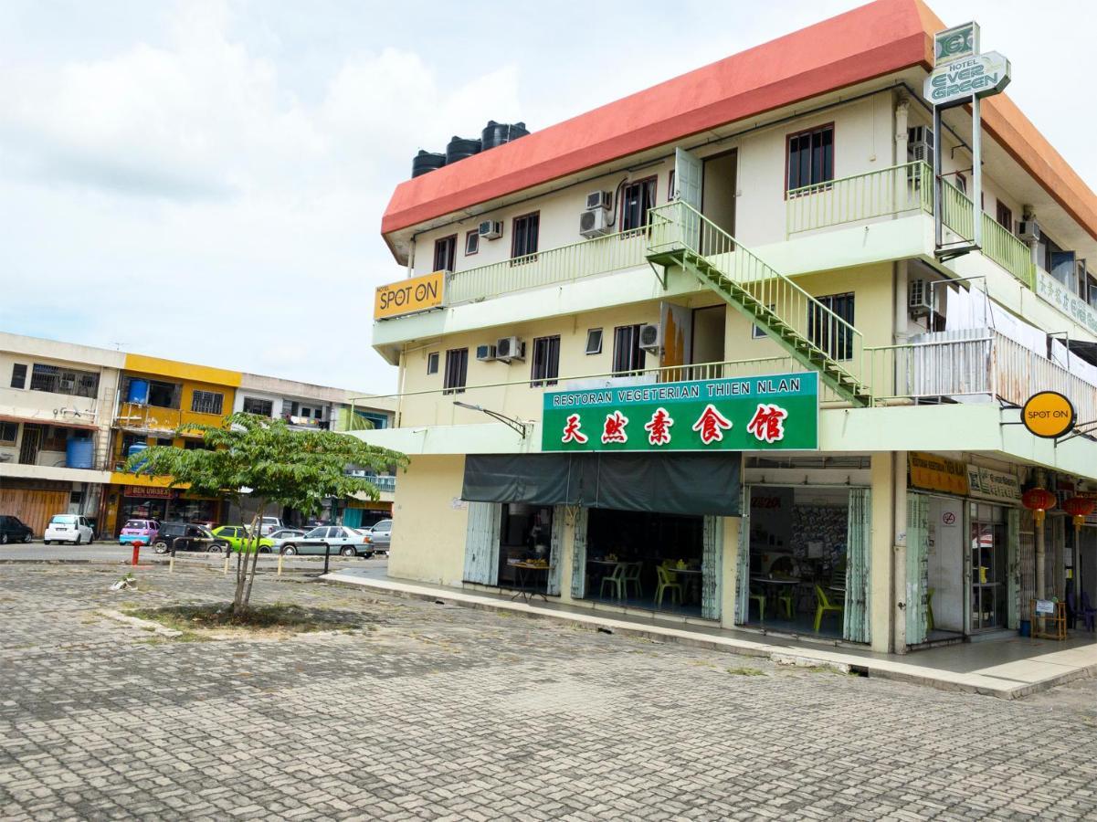 Spot On 89582 Evergreen Hotel Keningau Eksteriør billede
